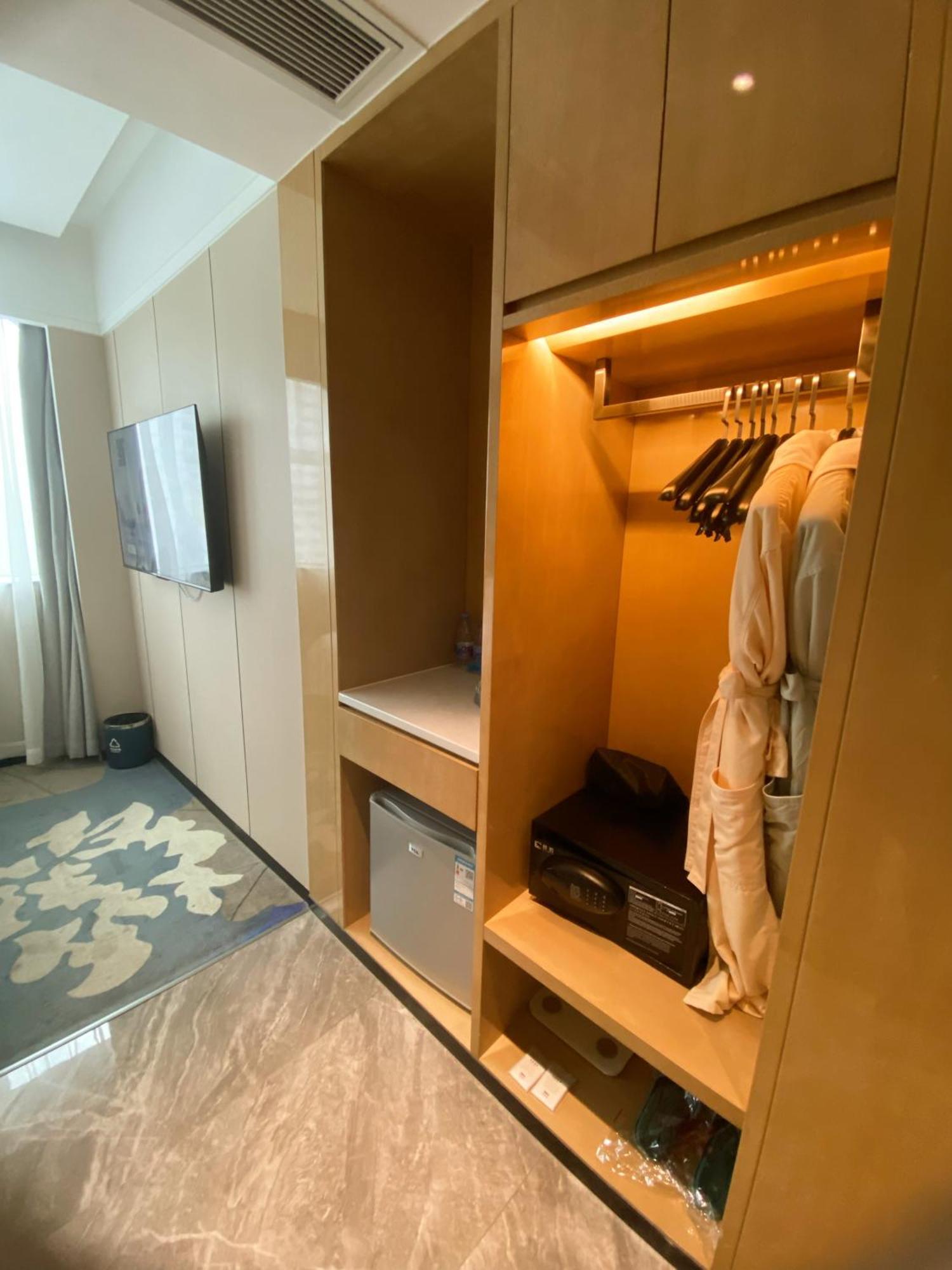 Paco Hotel Shenzhen Luohu Port Екстериор снимка